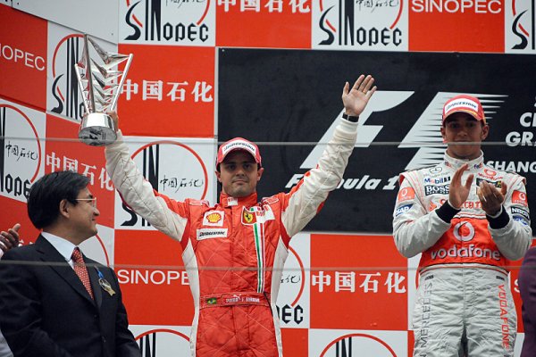Massa vyhrál závod, šampionem je ale Hamilton!