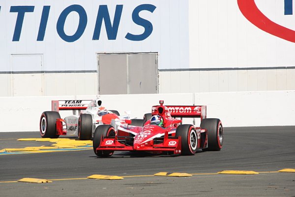 Franchitti a Power v prvním tréninku všem ujeli Franchitti a Power v prvním tréninku všem ujeli
