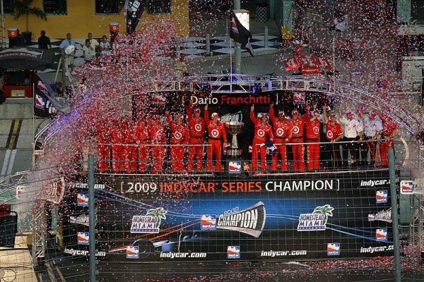 Šampionáty IndyCar Series jsou ve své polovině