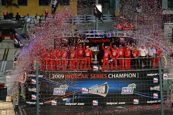 Šampionáty IndyCar Series jsou ve své polovině Šampionáty IndyCar Series jsou ve své polovině