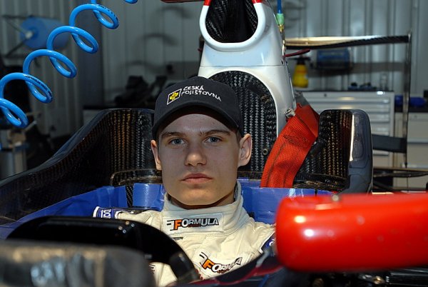 České barvy jsou v testech Formule Masters opět úspěšné