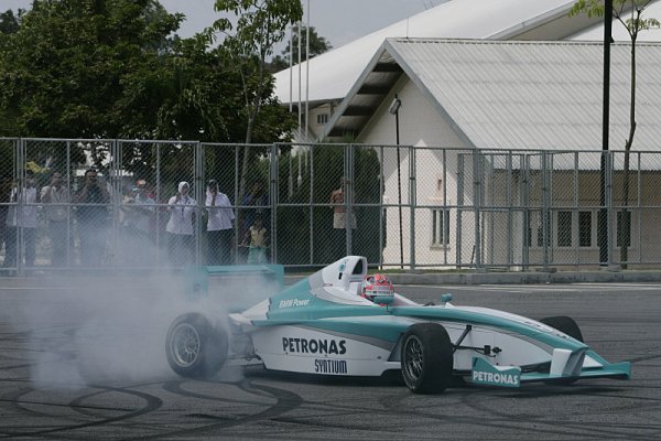 BMW připravuje pro Kubicu lehčí verzi monopostu F1.09