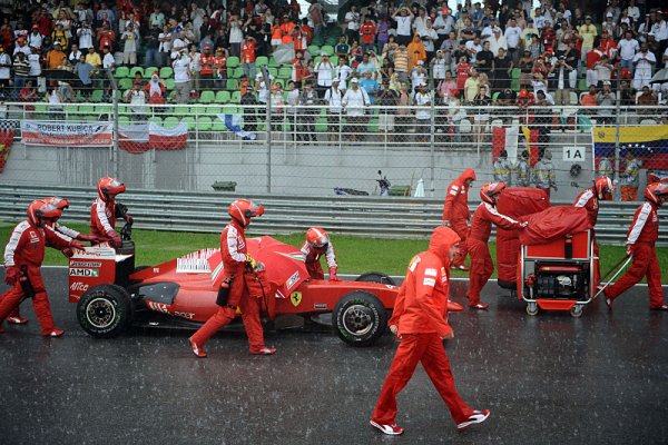 Stefano Domenicali považuje chyby Ferrari za nepřípustné