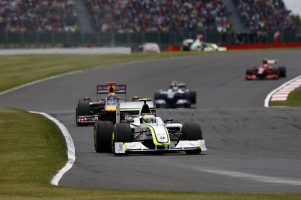 Nový profil Silverstonu potřebuje už jen Ecclestoneův souhlas Nový profil Silverstonu potřebuje už jen Ecclestoneův souhlas