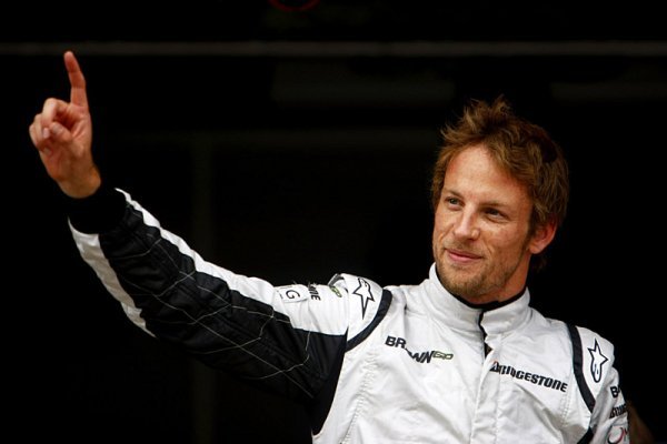 Na poslední chvíli vybojoval pole position Jenson Button