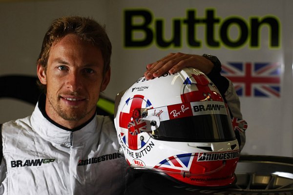 Button si nemyslí, že Hamilton bude mít výhodu