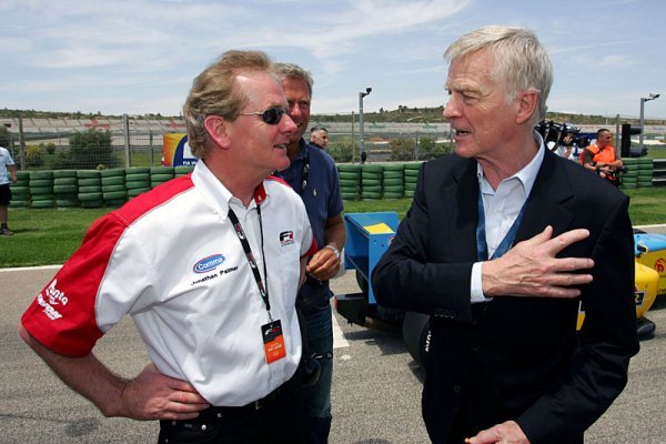 Max Mosley je debutem Formule 2 nadšený