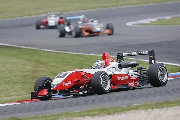 Bottas na pole position, Bianchi až v osmé řadě Bottas na pole position, Bianchi až v osmé řadě
