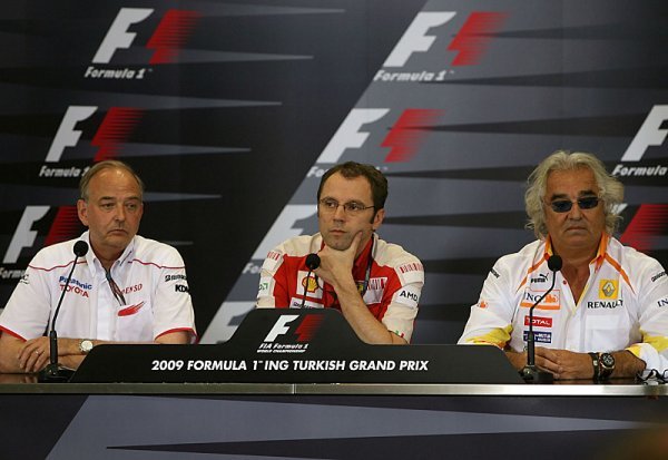 V zákulisí formule 1 to opět začíná vřít