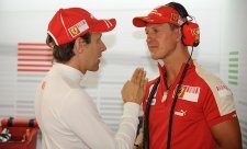 Luca Badoer pravidelně navštěvuje Schumachera