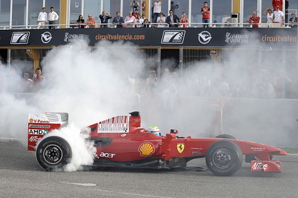Fotomozaika ze Světového finále Ferrari ve Valencii
