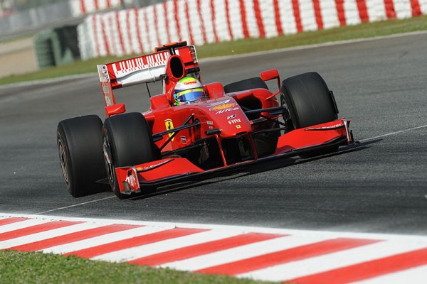 Před kvalifikací všem vypálilo rybník Ferrari