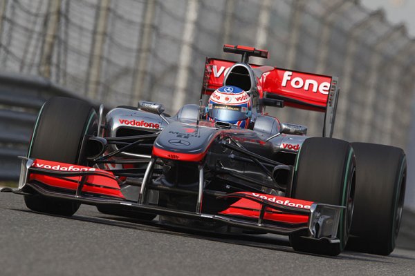 Button s Hamiltonem dovezli McLarenu double