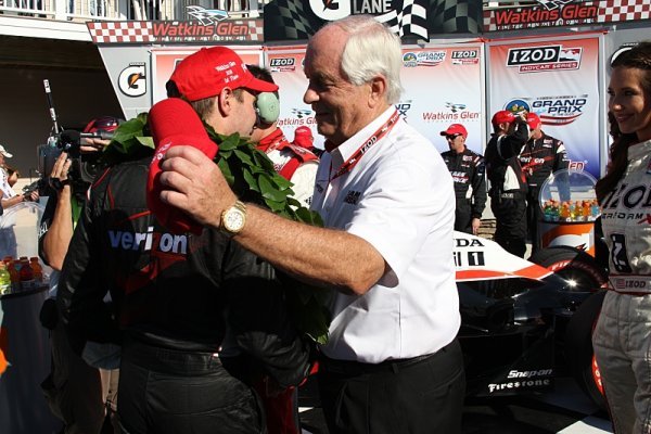 Pace car na startu sté Indy500 bude řídit Roger Penske