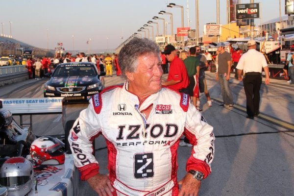 Mario Andretti v pokušení zkusit startovat v Las Vegas