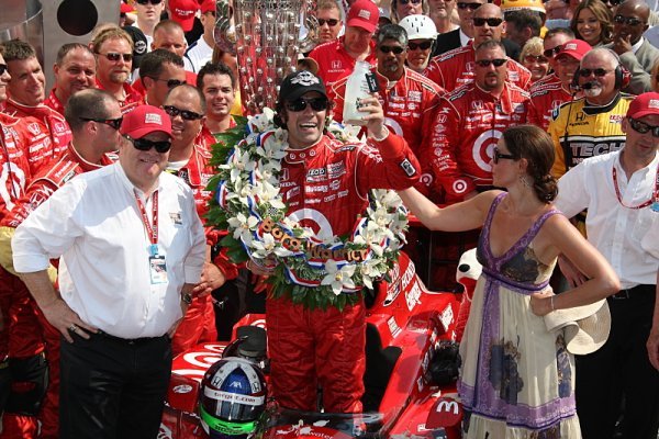 Franchitti vítězí v Chicagu a výrazně stahuje náskok Powera!