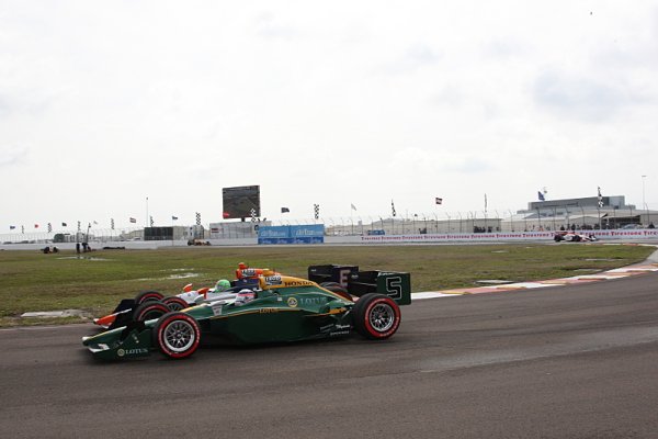 Takuma Sato měl v prvním tréninku dvakrát potíže Takuma Sato měl v prvním tréninku dvakrát potíže