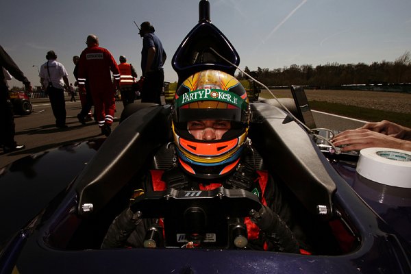 OBRAZEM: Jarní cenu okořenily divoké formule Auto GP