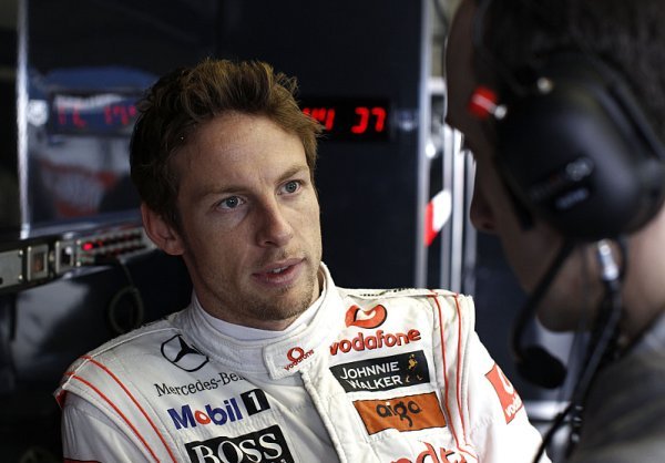 Button: "Dejte formuli 1 čas, možná se zlepší."