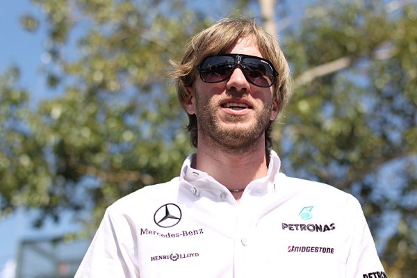 Heidfeld se vrací do závodní sedačky, nahradí de la Rosu Heidfeld se vrací do závodní sedačky, nahradí de la Rosu