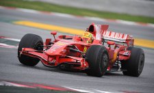 Rossi dnes usedl za volant monopostu Ferrari
