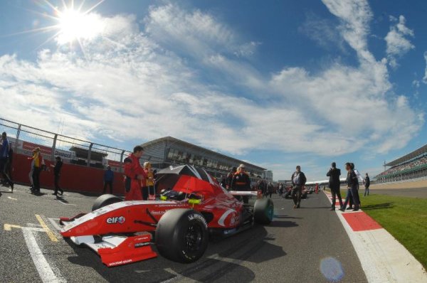 Jon Lancaster si vyjel první letošní pole position Jon Lancaster si vyjel první letošní pole position