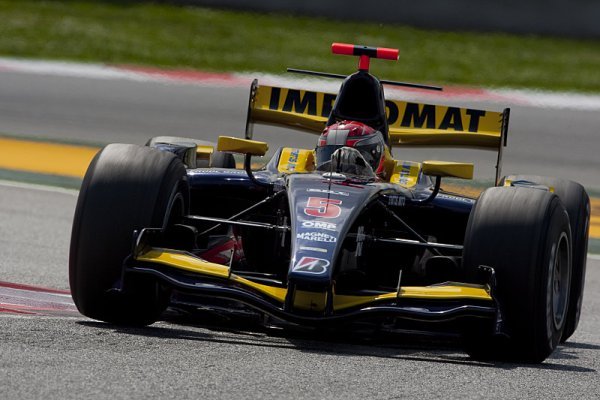 GP2 bude používat stejné pneumatiky jako F1 GP2 bude používat stejné pneumatiky jako F1