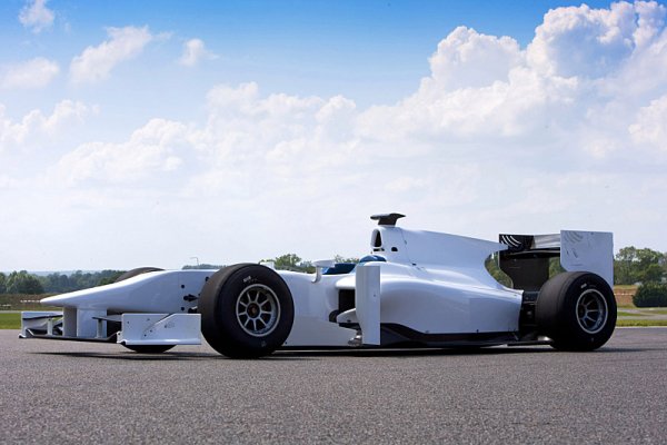 GP2 testuje nový monopost pro příští sezóny