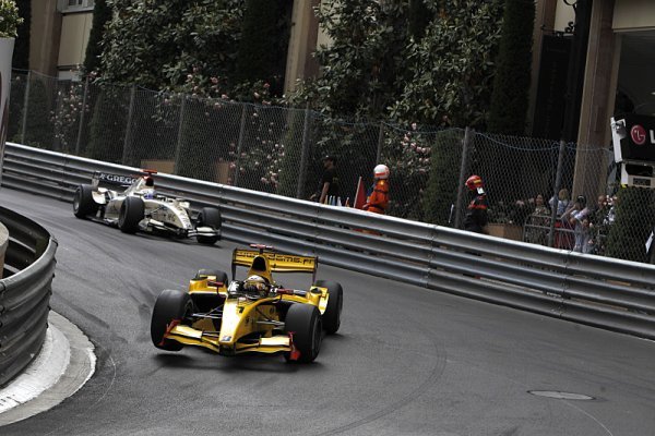 D'Ambrosio využil pole position a vyhrál sprint, Král osmý D'Ambrosio využil pole position a vyhrál sprint, Král osmý