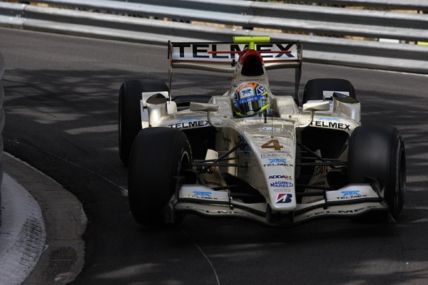 V hlavním závodě GP2 vyhrál Perez, Král třináctý V hlavním závodě GP2 vyhrál Perez, Král třináctý