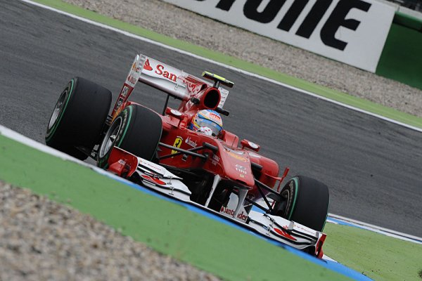 Na oschlém Hockenheimringu vládly Ferrari a Red Bull
