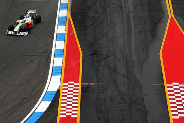 Force India si pokazila dnešní závod zmatky v boxech