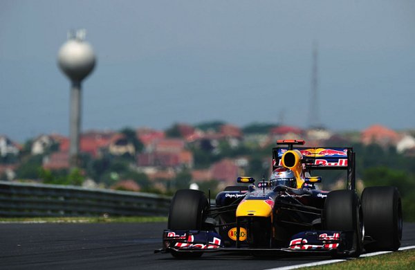 Red Bull udělal na úvod ze svých soupeřů zbytek světa