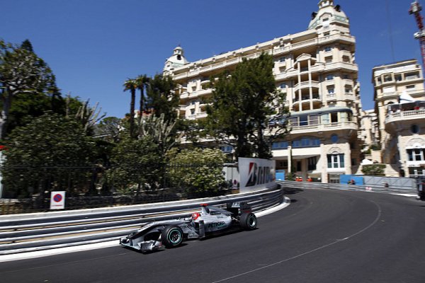 Mercedes se proti penalizaci Schumachera odvolal Mercedes se proti penalizaci Schumachera odvolal