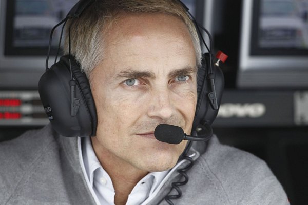 Whitmarsh se opřel do Vettela za kolizi s Buttonem