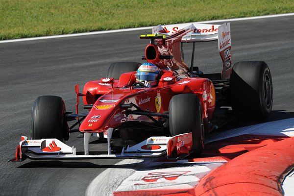 Alonso rozjásal tifosi, vyhrál kvalifikaci v Monze