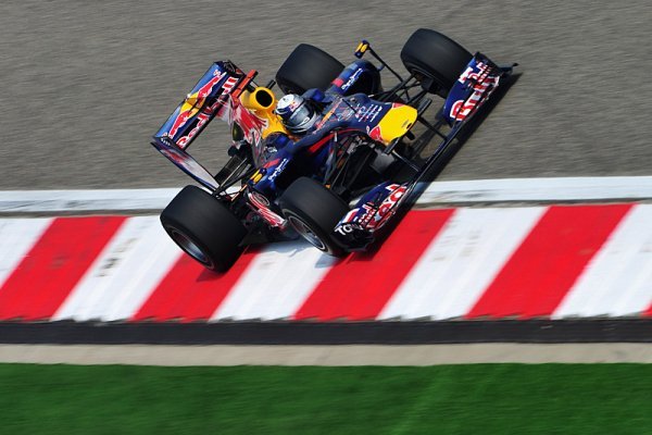 Red Bull dál vládne kvalifikacím, Vettel v Číně nejrychlejší