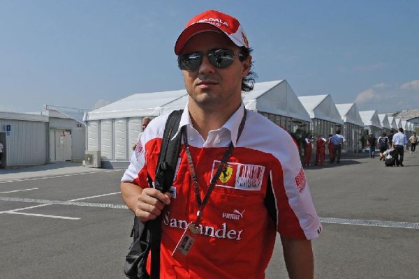 Ferrari tvrdí, že stále Massu plně podporuje