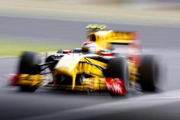 Renault nemyslí, že by letos ještě porazil Mercedes