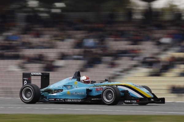 Daniel Juncadella se na konci sezóny dočkal vítězství Daniel Juncadella se na konci sezóny dočkal vítězství