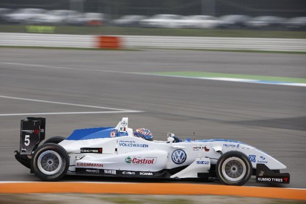 Mortara zakončil sezónu ziskem pole position