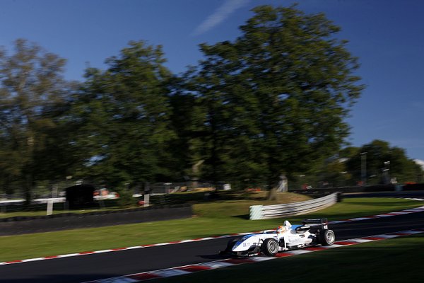 Na Brands Hatch si dojel pro svou první pole position Vanthoor