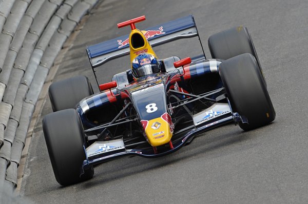 V Monaku si pole position vyjel Ricciardo, Salaquarda sedmý