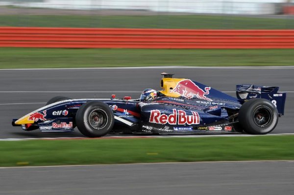 Do druhého závodu odstartuje z pole position Daniel Ricciardo Do druhého závodu odstartuje z pole position Daniel Ricciardo