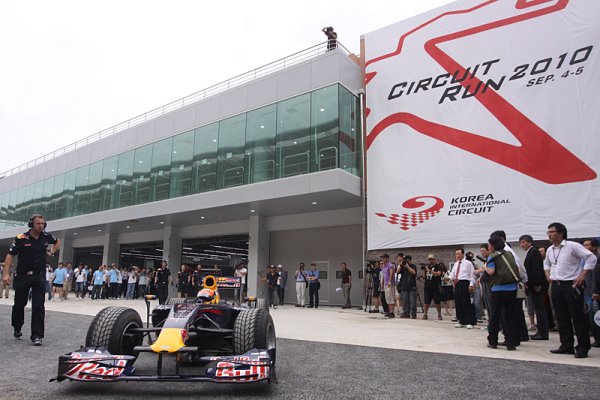 Čandhok projel vůz Formule 1 na novém korejském okruhu
