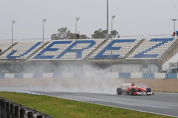 Test mokrých pneumatik Pirelli přesunut na dnešek