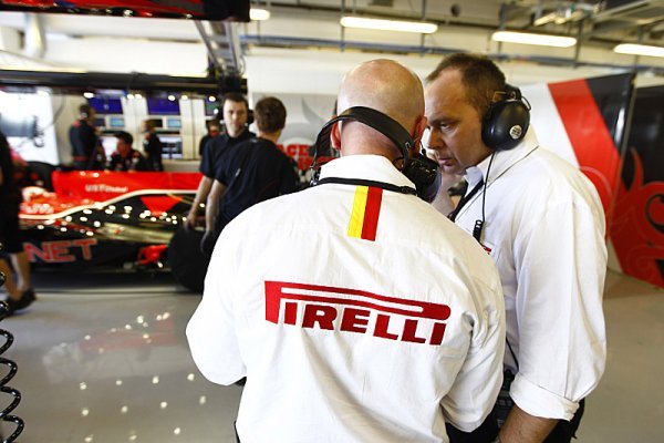 Pirelli na přání jezdců upravilo přední pneumatiky Pirelli na přání jezdců upravilo přední pneumatiky