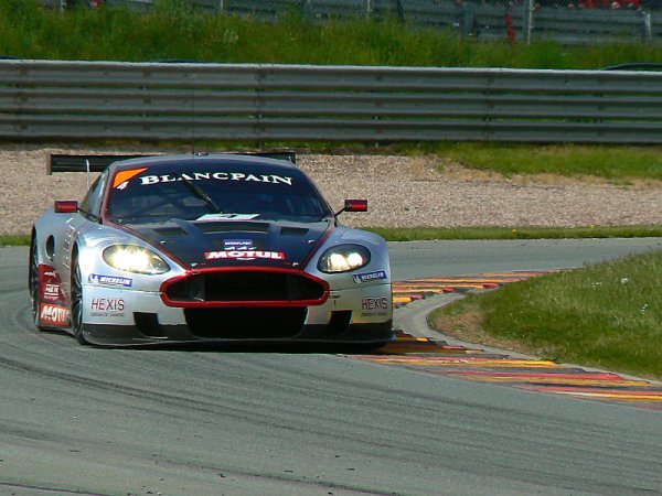 Hohenadel se doma radoval z prvního vítězství v GT1! Hohenadel se doma radoval z prvního vítězství v GT1!