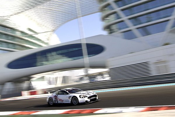 GT1 - Po nehodě získal Tomáš Enge v Abu Dhabi osm bodů