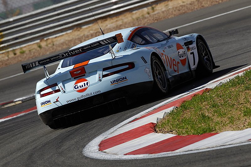 Aston Martin dbr9 gt1